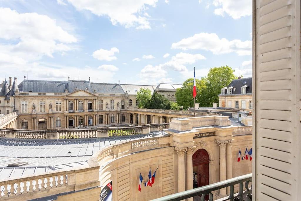 Le Marais, Fantastic View On Archives Nationales Paris Exterior foto